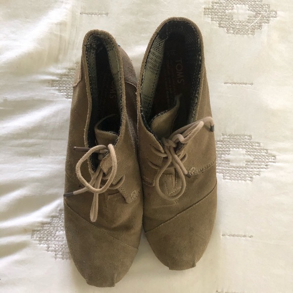 Toms Suede Wedge Booties - Picture 5 of 6